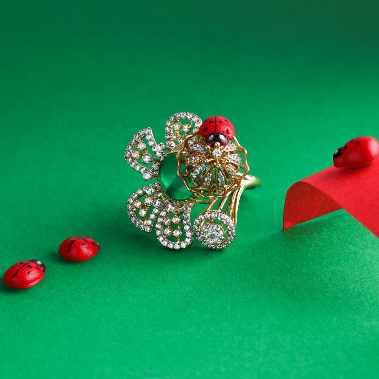 Luxora Shine Gold Collection